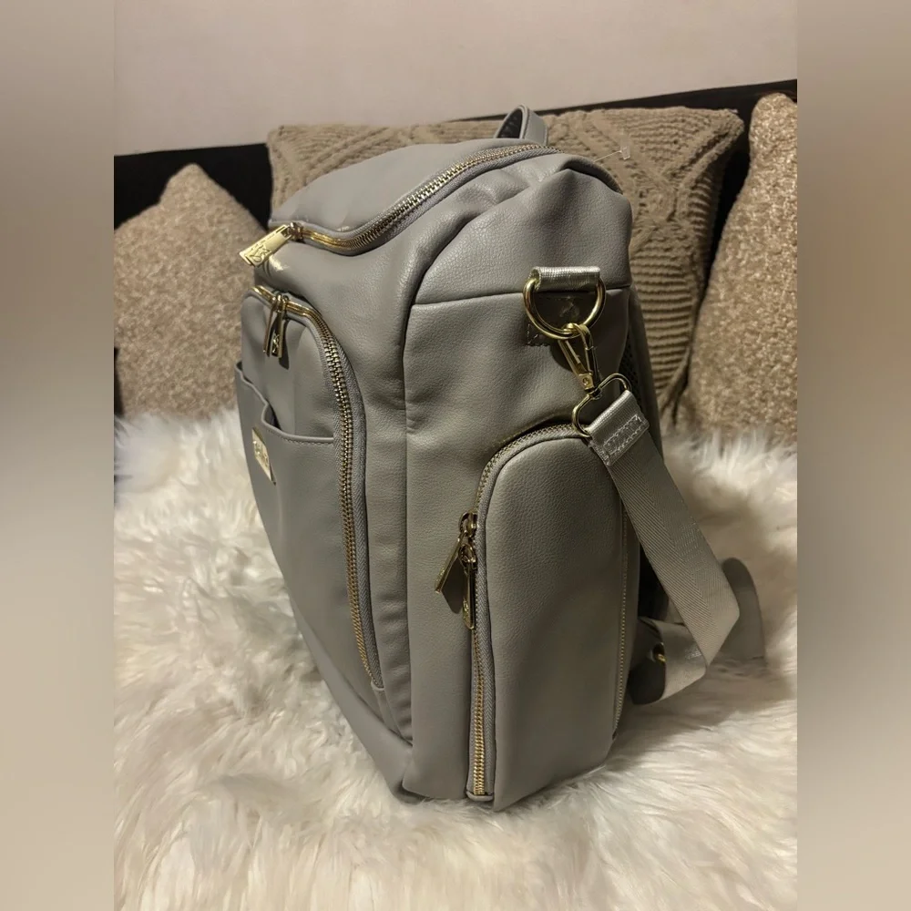 🩷💙Grey Fox Gray Diaper Bag with Gold Accents💙THIS IS BABY  BAG 💼 👶 . BOX B